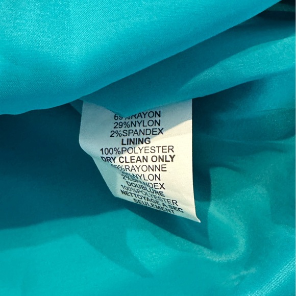 NWT! Trina Turk Tropical Ponte Sculpture Dress with Beaded Neckline Size 6 - Picture 8 of 13